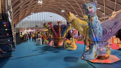 وسایل شهربازی سرپوشیده شادی سازان دورنگاه